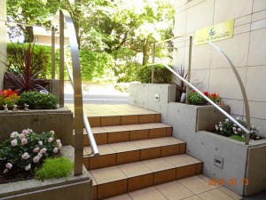 フォンテーヌ駒沢エントランス花壇